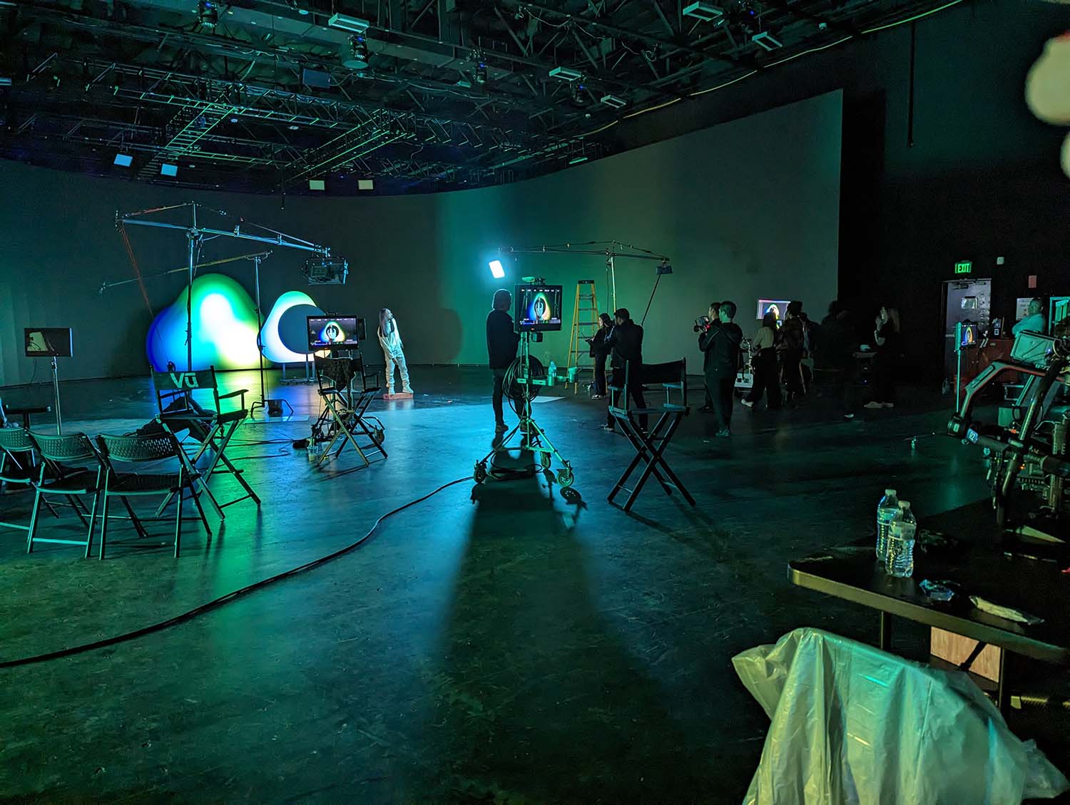 Vibrant-music-video-cinematography-Toronto-studio-LED-volume